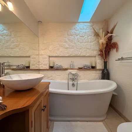 Solenzia, Luxueux A 100m De La