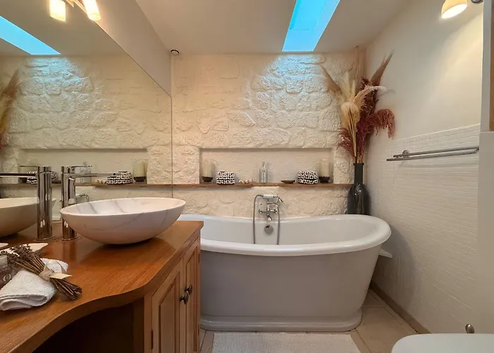 Solenzia, Luxueux A 100m De La